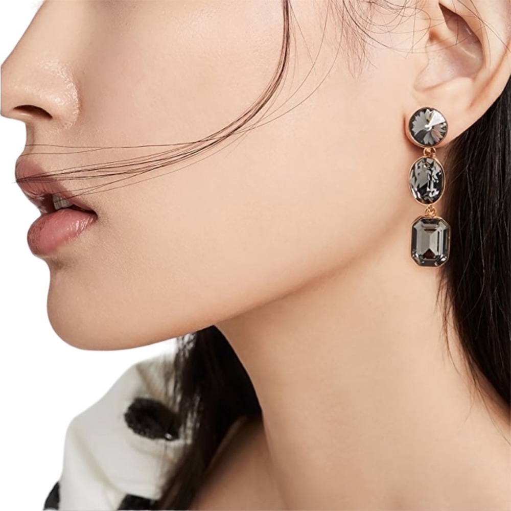 OSCAR de la Renta Crystal Baroque Geometry Ear Clip Earrings Black - Picture 5 of 5